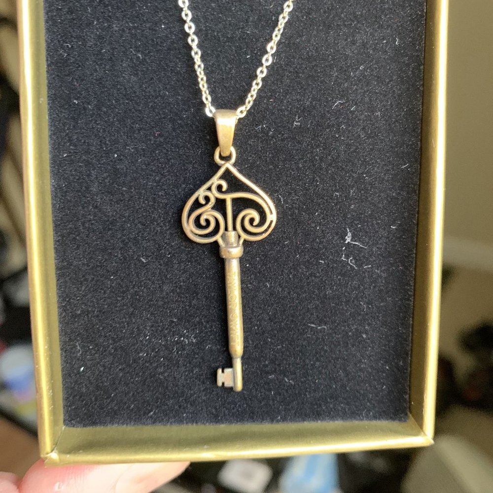 NEW Taylor Swift "Capture It, Remember It" Fearless Vault Key Pendant Necklace